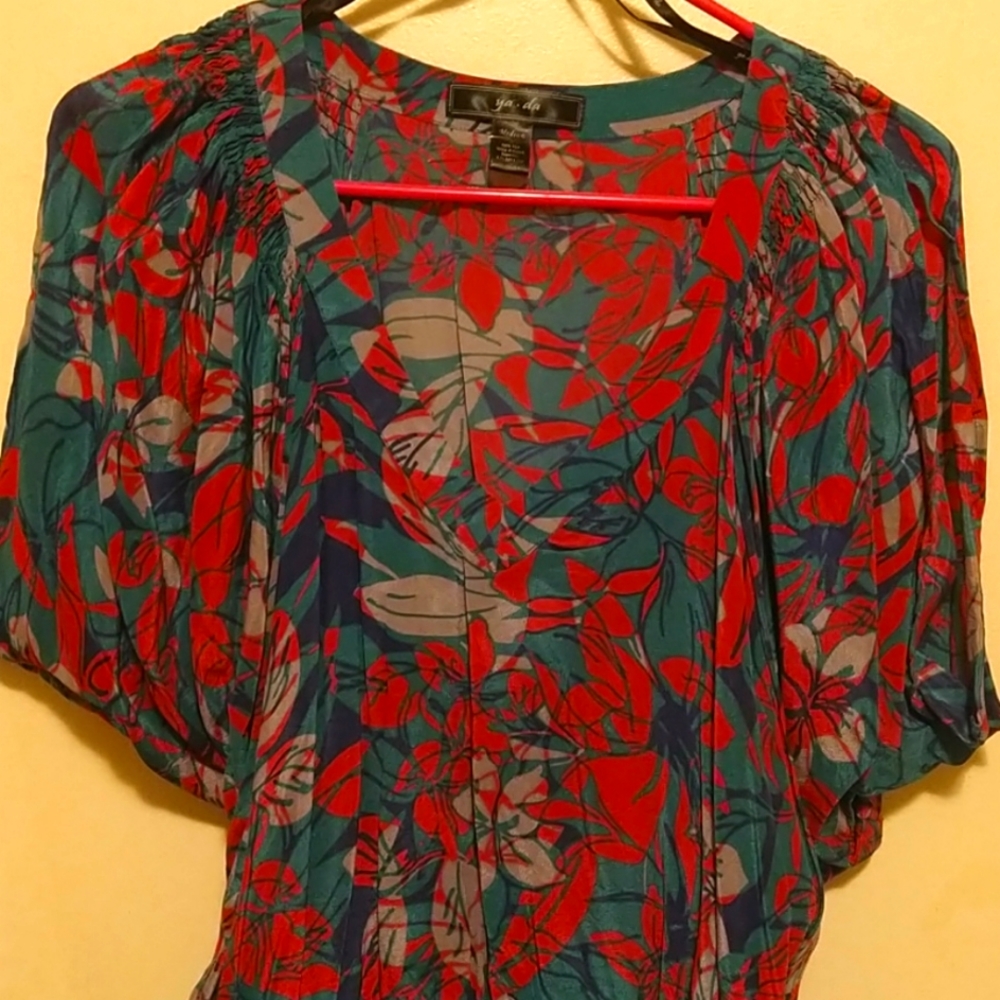 v-neck peasant top